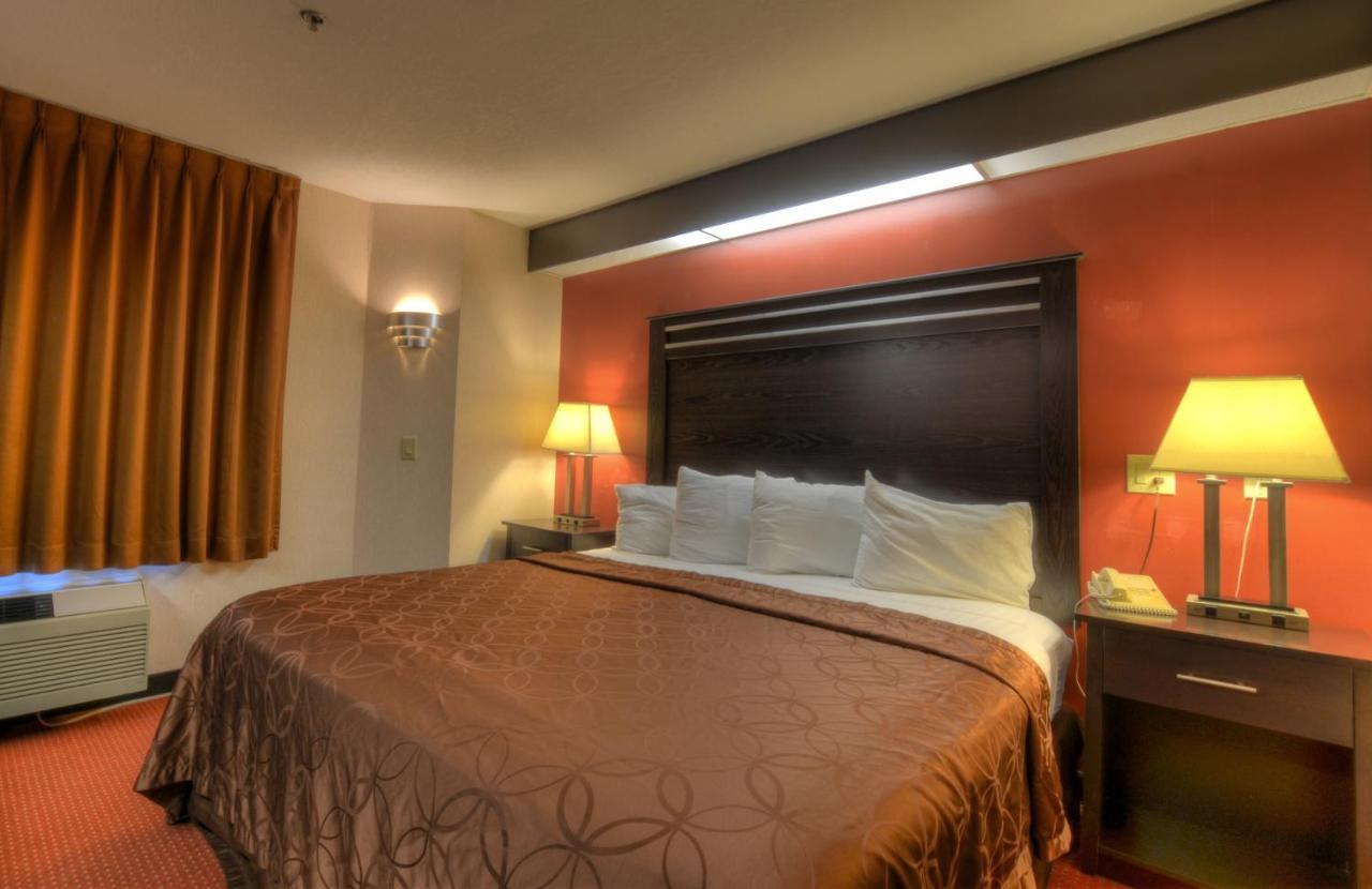 Smoky Mountain Inn & Suites Cherokee Bagian luar foto