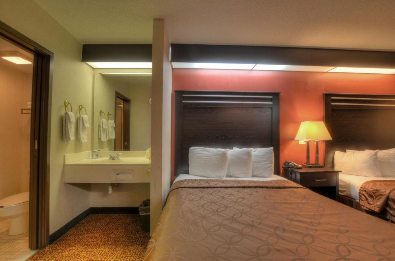 Smoky Mountain Inn & Suites Cherokee Bagian luar foto