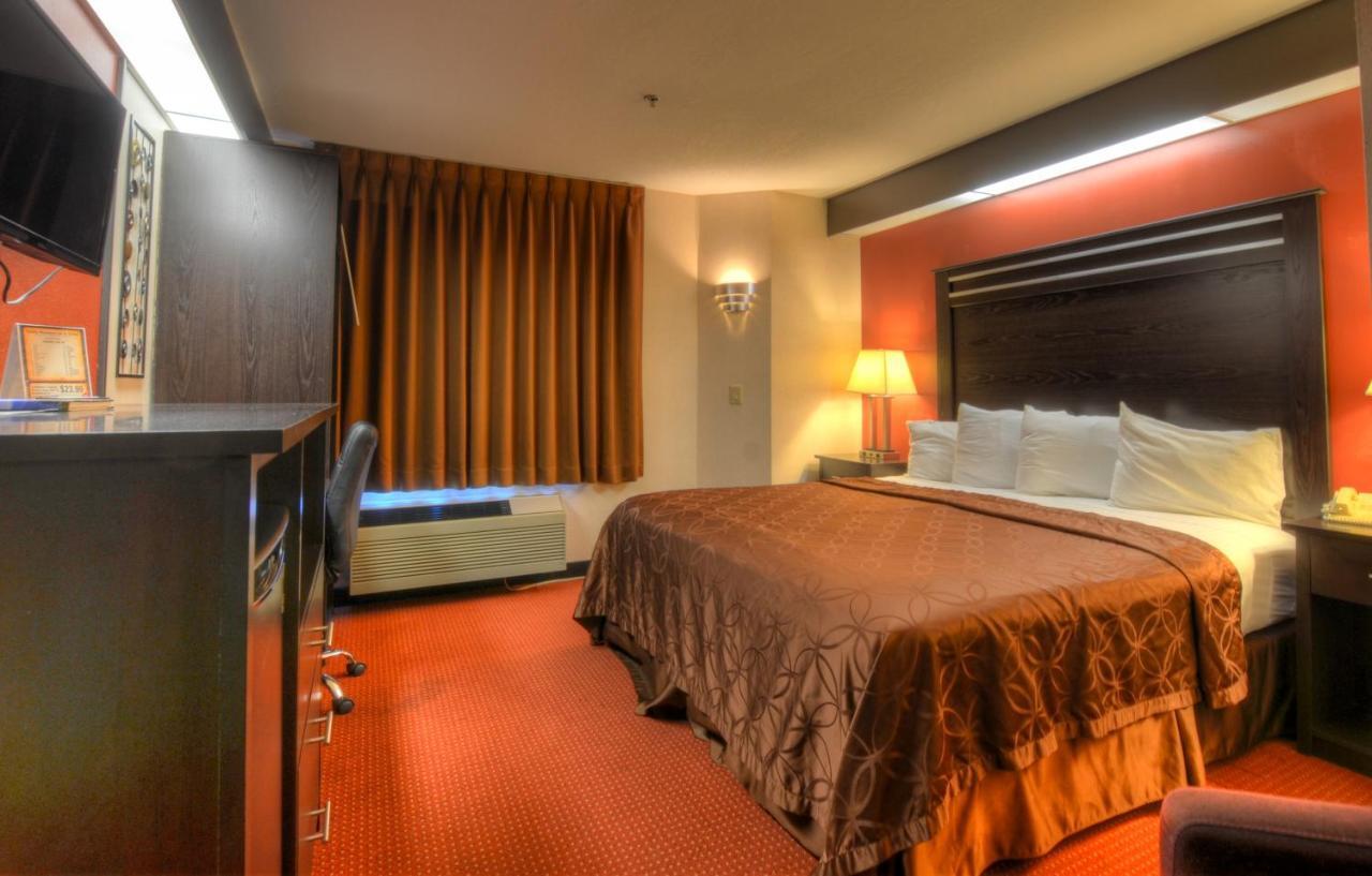 Smoky Mountain Inn & Suites Cherokee Bagian luar foto