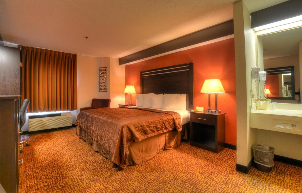 Smoky Mountain Inn & Suites Cherokee Bagian luar foto